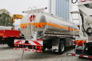 Camion-citerne Dongfeng 6x2 25 tonnes pour liquides inflammables, camion-citerne diesel robuste pour le transport d'huile - Product Image 5