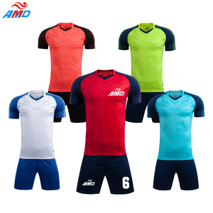 Maillot de football personnalisé avec logo imprimé, nouvelle collection 2024, vente en gros, uniforme de football ample - Product Image 1