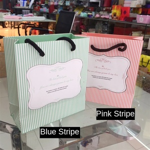 ถุงกระดาษสำหรับช้อปปิ้งของขวัญหรูหราสีบูติกใช้ซ้ำได้ - Product Image 3