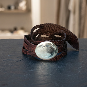 Ceintures tressées en cuir véritable avec conchos argentés, style classique, unisexe, marron, noir, design tissé - Product Image 3