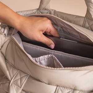 <span class=keywords><strong>Bolsa</strong></span> de Pañales Acolchada Portátil de Nuevo Diseño para Viajes al Aire Libre, <span class=keywords><strong>Bolsa</strong></span> de <span class=keywords><strong>Maternidad</strong></span> <span class=keywords><strong>Prenatal</strong></span> Portátil para Mamá - Product Image 4