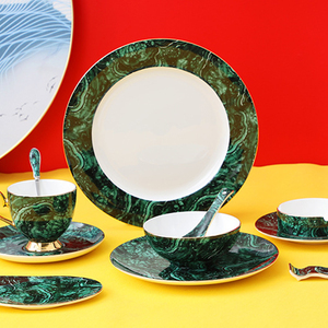 Vaisselle en porcelaine <span class=keywords><strong>de</strong></span> haute qualité <span class=keywords><strong>de</strong></span> couleur émeraude en gros, assiettes à dîner <span class=keywords><strong>de</strong></span> luxe, ensemble <span class=keywords><strong>de</strong></span> vaisselle en céramique pour un usage domestique - Product Image 3