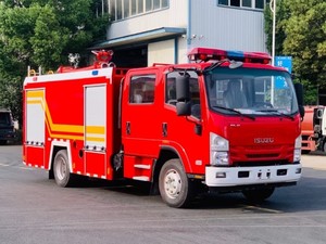 Camion de lutte contre l'incendie à mousse et eau Isuzuu 4X4 de 5000 litres, technologie japonaise de pointe, pour terrains montagneux et sauvetage municipal - Product Image 3