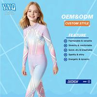 Tenues de cheerleading pour filles, faible MOQ, en tissu Spandex, costumes de cheerleaders pour adolescentes, robe de danse brillante pour le cheerleading