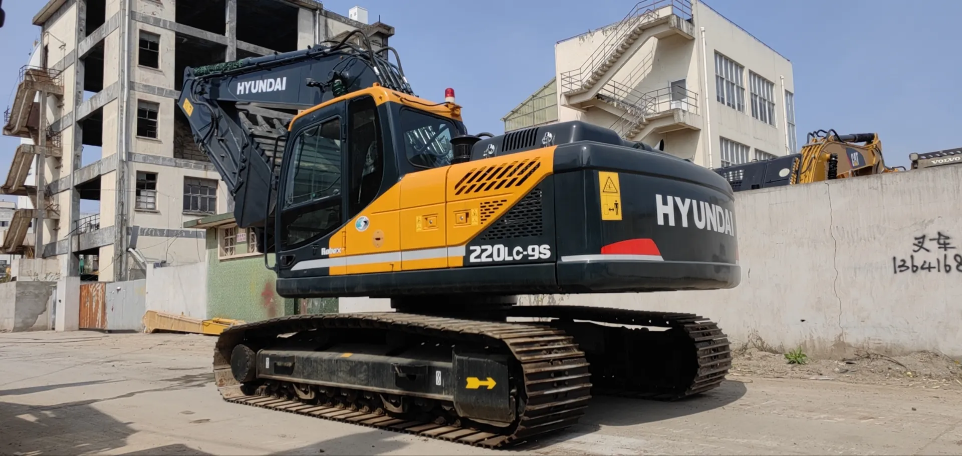 Tình trạng tốt sử dụng máy xúc Hyundai robex 220lc 225lc 305lc 330lc máy xúc bánh xích máy để bán