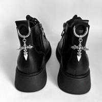 En gros Cool Métal Croix Martin Bottes Talon Chaussure Boucle Pendentif Boucles Suspendues Punk Chauve-Souris Ailes Chaussure Charmes Chaussures Accessoires