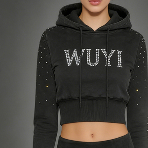 Conjunto de dos piezas Y2K para mujer: Top casual bordado con logo de pedrería y jogger, estilo vintage desgastado, sudadera con capucha y falda. - Product Image 2