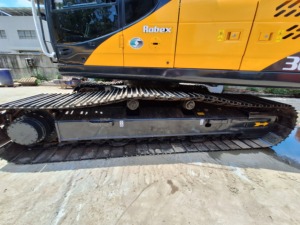 Excavatrice d'occasion de bonne qualité, Hyundai 305LC-9T, 30 tonnes, sur chenilles, à bas prix. - Product Image 6