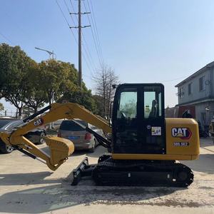 Mini-excavatrice compacte sur chenilles CAT 305.5E2 d'occasion, modèle 2023, pour travaux de construction et agricoles - Product Image 1