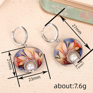 Orecchini Pendenti con Perle Simulate per Donne, Eleganti Gioielli Ispirati alla Natura - Product Image 5