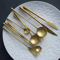 Ensemble de couverts en acier inoxydable 304 de style moderne et luxueux, écologiques et durables pour les restaurants