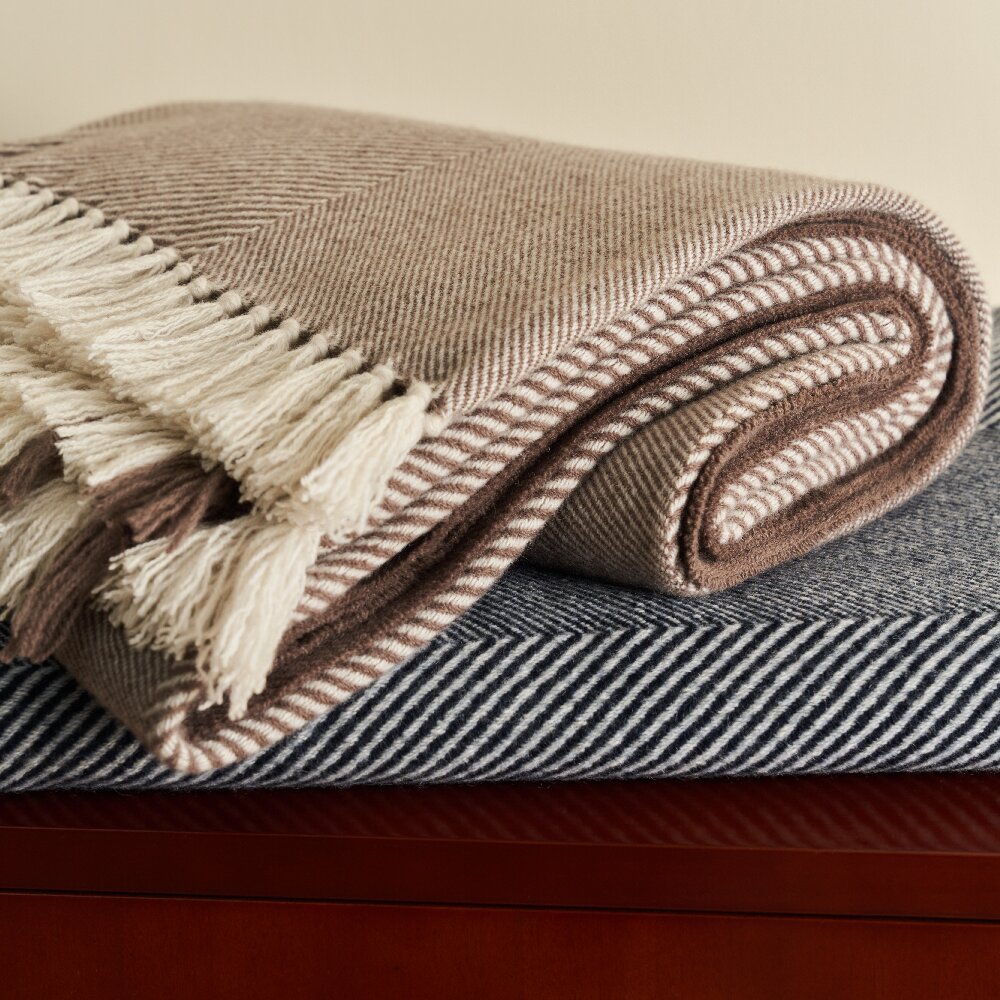 Cozy Organic 10% Cashmere 90% Lamb Wool Throw Blanket Fashionable Herringbone Pattern for Bed Sofa Home for Bedroom Living