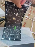Écran LED publicitaire incurvé intelligent et flexible Q1.86, pleine couleur, vidéo HD, personnalisable pour centre commercial