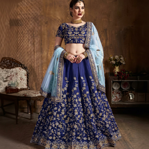 Lehenga Choli indien traditionnel avec imprimé dessiné à la main, en soie, longueur ras du sol, tenue de mariage pour femmes, coupe régulière, extensible - Product Image 4