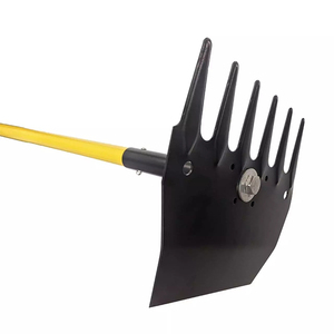 Râteau à feu Mc Leod pour la lutte contre les incendies forestiers - Product Image 1