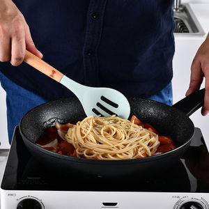 Juego <span class=keywords><strong>de</strong></span> <span class=keywords><strong>utensilios</strong></span> <span class=keywords><strong>de</strong></span> <span class=keywords><strong>cocina</strong></span> <span class=keywords><strong>de</strong></span> silicona, herramientas al por mayor, <span class=keywords><strong>utensilios</strong></span> <span class=keywords><strong>de</strong></span> <span class=keywords><strong>cocina</strong></span> <span class=keywords><strong>para</strong></span> <span class=keywords><strong>restaurante</strong></span>, <span class=keywords><strong>utensilios</strong></span> <span class=keywords><strong>para</strong></span> el hogar, 12 Uds., accesorios <span class=keywords><strong>de</strong></span> <span class=keywords><strong>cocina</strong></span> <span class=keywords><strong>de</strong></span> madera - Product Image 4