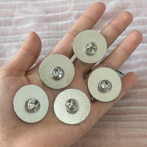 En gros : Badges de revers en métal sur le thème de la musique, accessoires pour groupes de <span class=keywords><strong>rock</strong></span>, broches, décorations pour vestes en jean et sacs à dos, épingles, fruits du Nouvel An chinois - Product Image 6