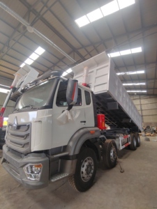 Camión Volquete SINOTRUCK de Servicio Pesado 6X4, Motor Diésel Weichai de 351-450hp, Capacidad de Carga de 31-40T, Transmisión Manual, Dirección Izquierda - Product Image 6