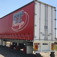 Bâche en polyester enduite de PVC numérique couleur pleine personnalisée, durable, pour rideau latéral de camion semi-remorque avec mât de drapeau en aluminium