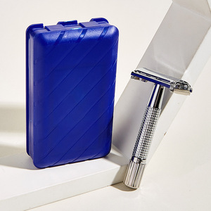 Maquinilla de Afeitar Manual de Acero Inoxidable, Soporte para Cuchillas de Doble Filo, Herramienta para Afeitar la Cara, Color Plateado con Estuche Azul - Product Image 1