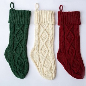 Chaussettes suspendues faites à la main <span class=keywords><strong>de</strong></span> bas <span class=keywords><strong>de</strong></span> Noël personnalisés rustiques <span class=keywords><strong>de</strong></span> motif <span class=keywords><strong>de</strong></span> tricot <span class=keywords><strong>de</strong></span> câble <span class=keywords><strong>de</strong></span> luxe - Product Image 4
