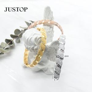 กำไลข้อมือทรงเรขาคณิตชุบทองเหลืองสีโรสโกลด์ ดีไซน์ใหม่ทันสมัย เป็นมิตรกับสิ่งแวดล้อม เหมาะเป็นของขวัญสำหรับผู้หญิง - Product Image 3