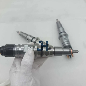 Injecteur de carburant diesel Common Rail de haute qualité 4988835 0445120161 pour pièces de machines de construction - Product Image 3