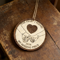 Pendentif artisanal rond en contreplaqué double couche gravé personnalisé sur le thème de l'amour pour la Saint-Valentin, idéal pour les décorations et cadeaux.