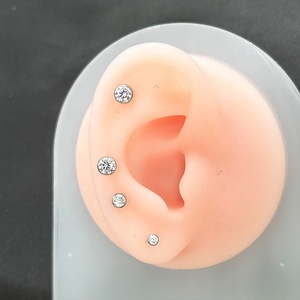 Orecchini a Perno Senza Filettatura in Titanio, Gioielli all'Ingrosso, Piercing Labret, Helix, Cartilagine, Orecchini Piatti, Regali per Piercing - Product Image 6