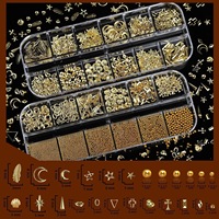 Ensemble de breloques pour ongles dorées - 4 boîtes - Breloques 3D en forme de croix et de cœur - Strass - Cristaux - Outils en acrylique - Kit minimaliste pour la décoration des ongles DIY