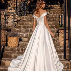 LY-WD1316 Abito da Sposa in Raso Stile A-Line con Spalle Scoperte, Design alla Moda Classico, Taglia Personalizzabile, Colore Avorio - Product Image 2