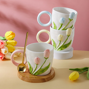Tazza in Ceramica con <span class=keywords><strong>Tulipano</strong></span> in Stile Nordico e Cucchiaino, Moderna Tazza da Ufficio per Acqua, Tè o Caffè, Regali Aziendali per Donna per la Colazione e l'Uso in Ufficio - Product Image 3