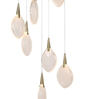 Suspension Jingshi Lighting Goutte d'Or, abat-jour en forme de larme blanc laiteux sur fils fins, luminaire de plafond pour la maison à l'éclat chaleureux