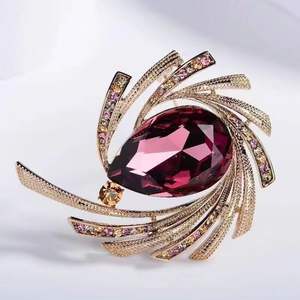 Broche de mariage en forme de lune en alliage plaqué or tendance avec strass en cristal coloré de grande taille, cadeau de fête de fiançailles - Product Image 1