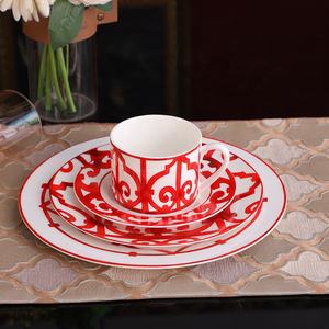 Juego de Vajilla de Porcelana China Roja Española de Lujo, Juego de Tazas, Caja de Regalo para Boda, Decoración del Hogar Estilo Español, Comedor, Estilo Occidental Moderno - Product Image 3