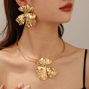 Jingciren Boutique European and American Cross-border Art Petal Metal Collar <b>Earrings</b> Set Exaggerated Shape Fashion Design - Product Image 1