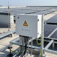 Boîtier de Combinaison pour Panneaux Solaires Robuste, Boîtier de Jonction PV Étanche avec Protection Contre la Foudre pour Système Photovoltaïque sur Toit d'Usine