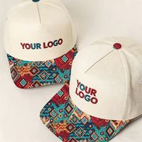 Gorra Trucker de 5 Paneles con Diseño Jacquard en la Visera, Logotipo Bordado Personalizable, Cierre de Hebilla Plateada/Cobre, Modelo Común