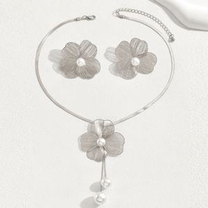 Collier en or anti-ternissement Hyperbole, collier en acier inoxydable véritable 18 carats avec fleur et perle pour femmes et filles - Product Image 5