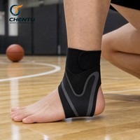 Attelle de cheville réglable avec sangle croisée pour l'entraînement au football et les exercices sur le terrain