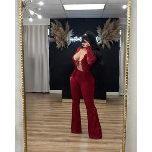 Ensemble deux pièces sexy en dentelle pour femme 2026, col en V, manches longues, pantalon évasé, tenue de club moulante, design translucide à découpes - Product Image 3