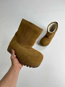 <span class=keywords><strong>Stivali</strong></span> Alti al Ginocchio da Donna <span class=keywords><strong>Marroni</strong></span> con Logo Personalizzato, in Pelliccia Marrone Chiaro, con Plateau Rialzato, Caldi e Pelosi, Design a Punta Larga - Product Image 2