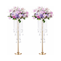 Vases en cristal en métal doré Centres de table de mariage Support de fleurs en métal avec perles de cristal scintillantes pour fleur artificielle
