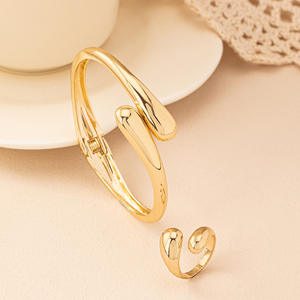 Conjunto de joyería de aleación al por mayor, pulsera de diseño irregular brillante, anillo de pulsera para mujer - Product Image 3