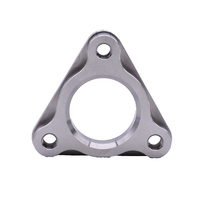 Plaque de bride d'échappement turbo triangulaire à 3 boulons en acier inoxydable robuste usinée CNC pour les performances du moteur automobile