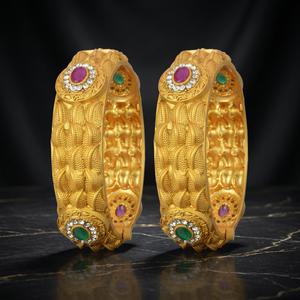 Fabricante de brazaletes antiguos para mujer en Mumbai y joyería artificial al por mayor chapada en oro con circonitas en Rubygreen - Product Image 3