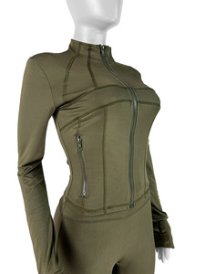 Conjunto de dos piezas <span class=keywords><strong>LULU</strong></span> 2026 con LOGO personalizado para mujer, top corto sexy y shorts, ideal para hacer ejercicio, gimnasio y fitness, color liso hasta <span class=keywords><strong>la</strong></span> rodilla. - Product Image 2