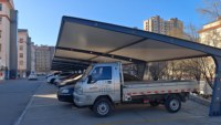 Structure de protection solaire pour voiture extérieure en membrane tendue, résistante aux UV, en résine PVDF écologique, ignifuge, design moderne
