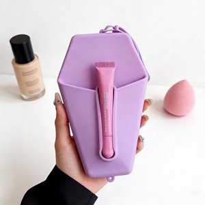 Pochette en silicone pour gloss à lèvres, pochette carrée en silicone pour cosmétiques et articles de toilette de voyage, sac de maquillage en silicone - Product Image 5