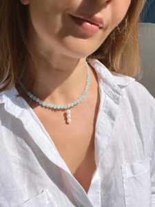 Delicado Collar de Piedras de Aguamarina con Cuentas y Dijes de Perlas, Estilo Boho Minimalista, Cierre Magnético - Product Image 5